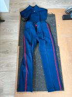 donkerblauw uniform met rode bies, cape, vestje, militair, Verzenden