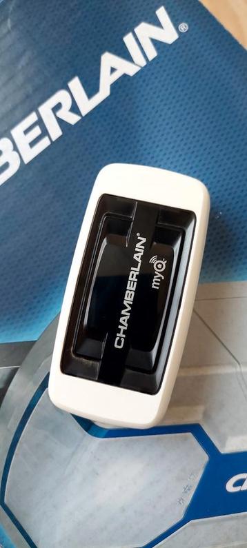 Chamberlain MyQ 830 REV internet hub beschikbaar voor biedingen