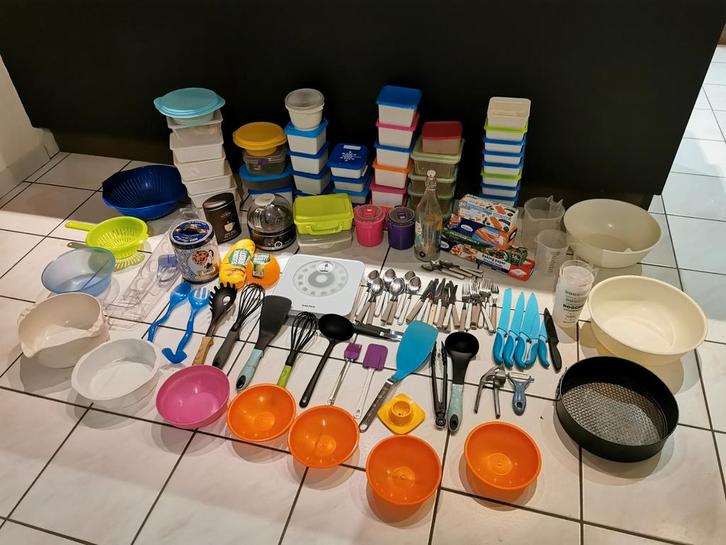 Tupperware pannenset, bestek, weegschaal, fornuis, Huis en Inrichting, Keuken | Keukenbenodigdheden, Gebruikt, Ophalen