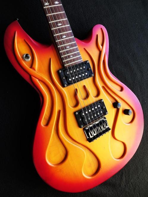 OLP McSwain Sculpted Flame - Comme neuf ! - Très rare !, Musique & Instruments, Instruments à corde | Guitares | Électriques, Comme neuf