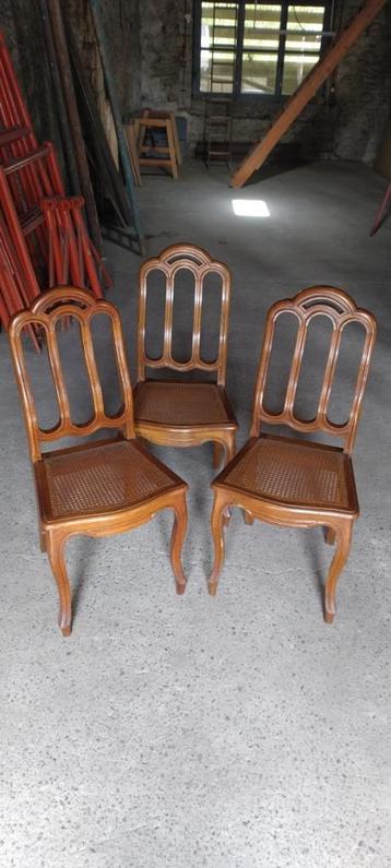  Très belles chaises vintage beschikbaar voor biedingen