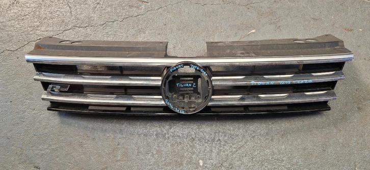 CALANDRE VOLKSWAGEN TIGUAN 2 II R LINE grille sur pare choc, Auto-onderdelen, Carrosserie, Volkswagen, Ophalen