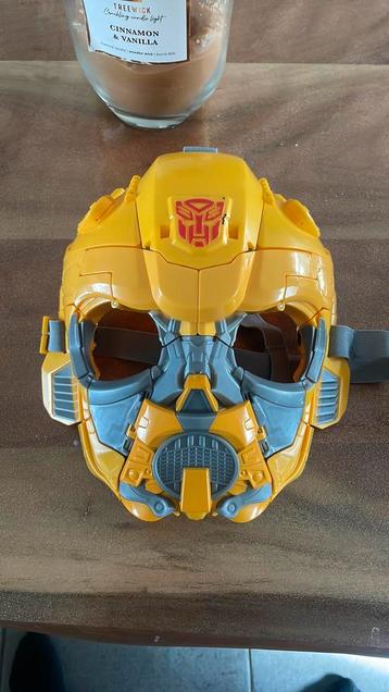 Bumblebee-kostuummasker beschikbaar voor biedingen