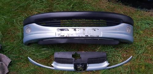 PEUGEOT 206 VOORBUMPER +MISTLAMPEN +GRILL BJ 98 TOT 2007, Auto-onderdelen, Carrosserie, Bumper, Voor, Gebruikt, Ophalen of Verzenden