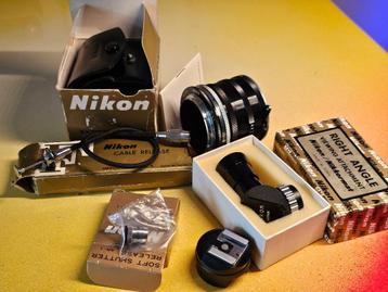Nikon F & F2 accs. beschikbaar voor biedingen