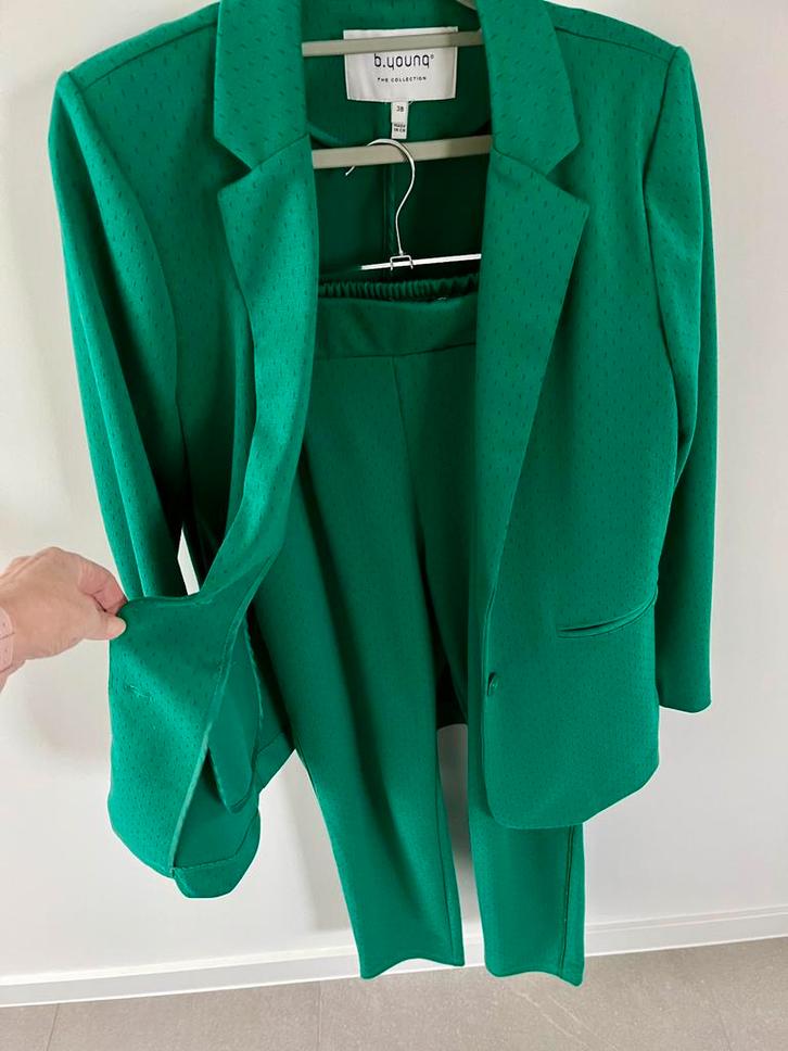 Elegant broekpak B.Young, Kleding | Dames, Jasjes, Kostuums en Pakken, Zo goed als nieuw, Kostuum of Pak, Groen, Ophalen of Verzenden