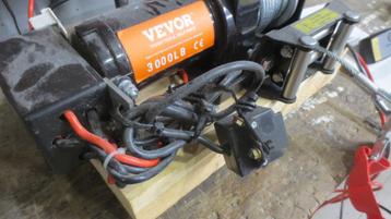 nieuwe winch van Vevor 12 volt met afstandbediening beschikbaar voor biedingen
