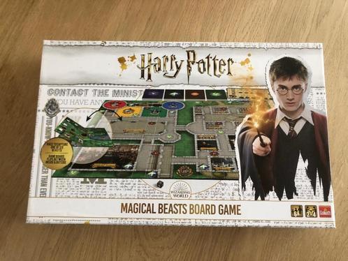 Harry Potter Magical beast board game (bordspel), Hobby en Vrije tijd, Gezelschapsspellen | Bordspellen, Zo goed als nieuw, Een of twee spelers