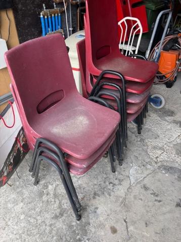 PLASTIEKEN STOELEN beschikbaar voor biedingen
