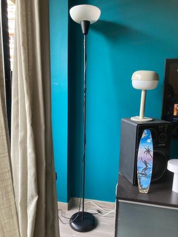Vloerlamp, zwart/wit beschikbaar voor biedingen