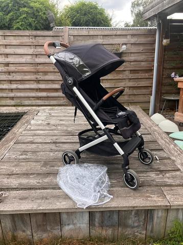 Opplooibare buggy GB Qbit+ All City met regenhoes beschikbaar voor biedingen