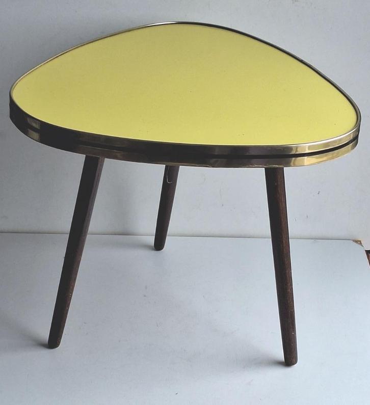 Jolie ancienne table d'appoint vintage table tripode, Antiek en Kunst, Antiek | Meubels | Tafels, Ophalen