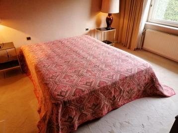 Couvre-lit pour lit d'1m60 de large beschikbaar voor biedingen