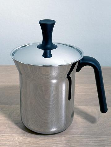 ALESSI / Mousseur à lait Mami / Stefano Giovannoni / Nouveau, Electroménager, Enlèvement ou Envoi, Neuf, Mousseur à lait manuel