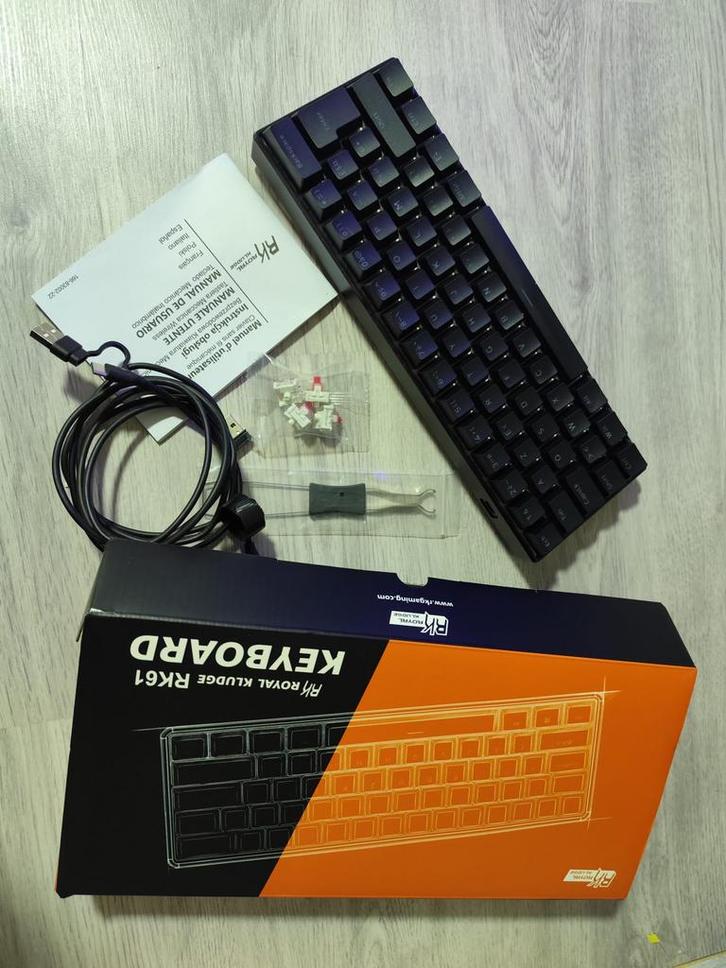 Clavier Royal kludge Rk61 60%, Informatique & Logiciels, Claviers, Comme neuf, Azerty, Filaire, Enlèvement ou Envoi
