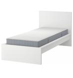 Ikea malm bed in nieuwe staat MOET SNEL WEG, Huis en Inrichting, Ophalen, Zo goed als nieuw