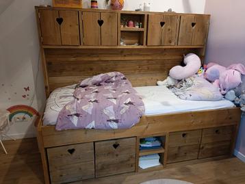 Handgemaakte steigerhouten kinderkamer beschikbaar voor biedingen