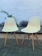 Twee eames replica stoelen, Deux, Enlèvement, Utilisé, Blanc