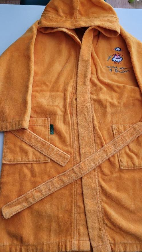 Oranje badjas - Benetton - maat 116 (6 jaar maar valt groot), Kinderen en Baby's, Kinderkleding | Maat 116, Gebruikt, Meisje, Nacht- of Onderkleding