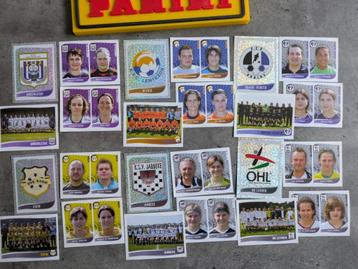 Panini football 2009 DAMES 24 voetbal stickers nrs 563/586 beschikbaar voor biedingen