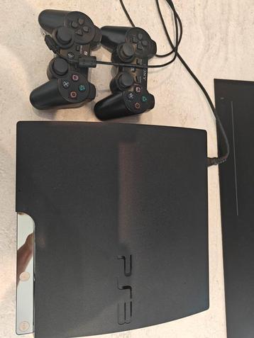 Playstation 3 slim, 2 controllers 5 games beschikbaar voor biedingen