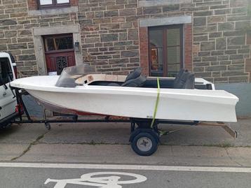 Bateau speedboat coque seine beschikbaar voor biedingen