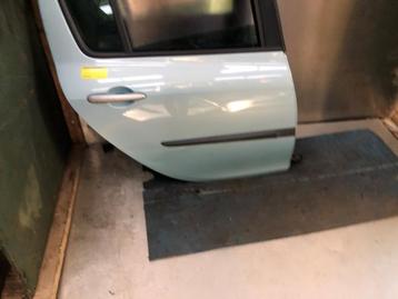 Portier 4Deurs rechts-achter van een Renault Clio (HARM02) beschikbaar voor biedingen