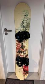Snowboard Nitro 143 cm avec fixations Flow, Enlèvement, Utilisé, Fixations