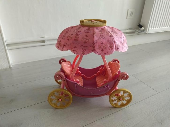 Barbie magische koets, Kinderen en Baby's, Speelgoed | Poppen, Gebruikt, Barbie, Ophalen of Verzenden