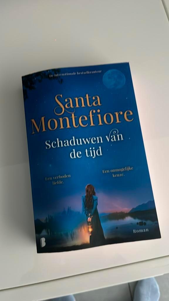 Santa Montefiore - Schaduwen van de tijd, Livres, Littérature, Comme neuf, Belgique, Enlèvement ou Envoi
