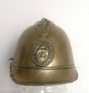 Brandweerhelm Franse of Duitse makelij. beschikbaar voor biedingen