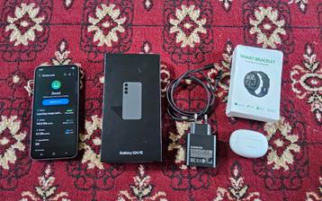 Samsung galaxy s24 Fe , Zo goed als nieuwe, met accessoires  beschikbaar voor biedingen