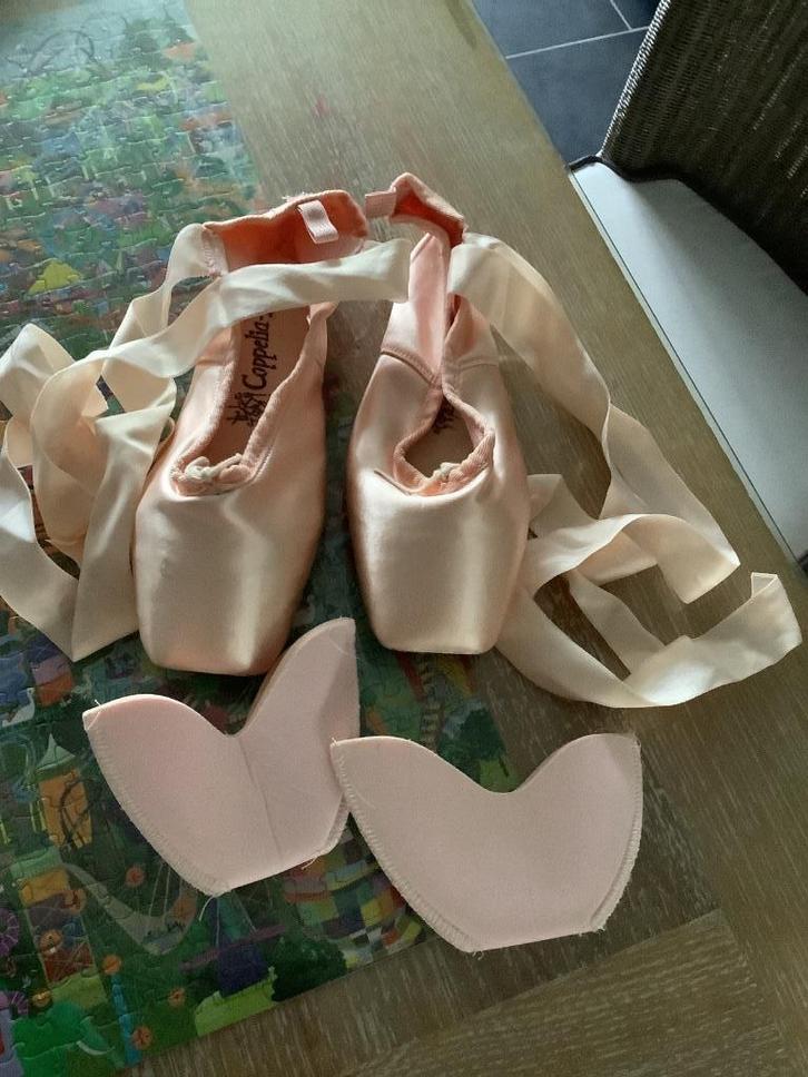 Spitsen, balletschoenen maat 37, Sport en Fitness, Ballet, Zo goed als nieuw, Schoenen, Ophalen of Verzenden