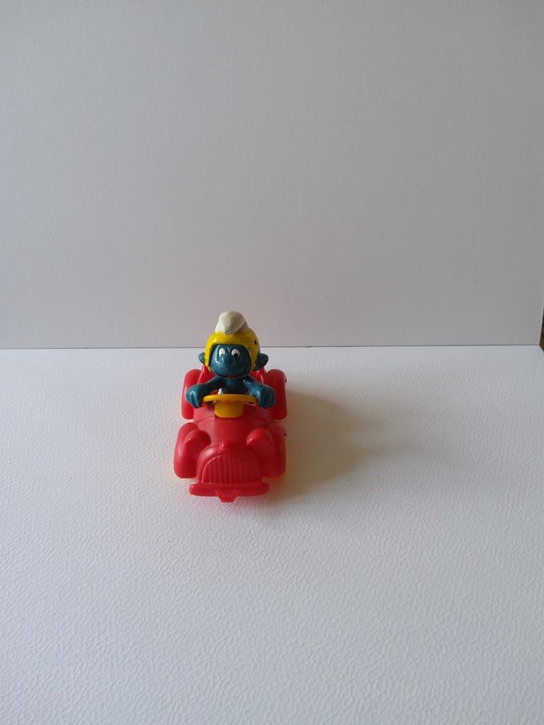 Super Schtroumpf 40210 Schtroumpf dans voiture, Collections, Schtroumpfs, Enlèvement ou Envoi, Utilisé, Poupée, Figurine ou Peluche