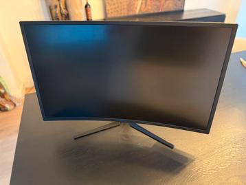 32Inch Erazer curved monitor beschikbaar voor biedingen