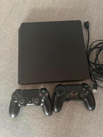 Playstation 4 + 2 controllers, 500 GB, Enlèvement, Utilisé, Avec jeux