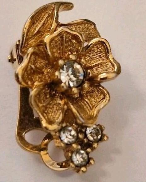 Boucle d'oreille a clip  A&S., Handtassen en Accessoires, Antieke sieraden, Ophalen, Oorbellen