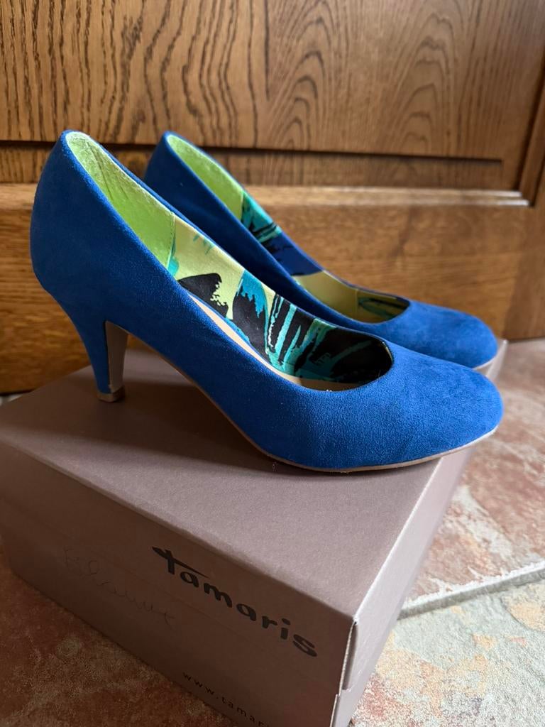 Blauwe suede hakken, Kleding | Dames, Schoenen, Zo goed als nieuw, Schoenen met lage hakken, Blauw, Ophalen