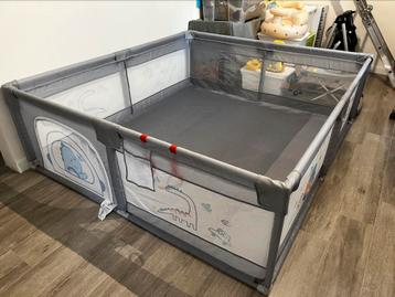Vloerpark - speelpark - play pen 1m80x2m beschikbaar voor biedingen