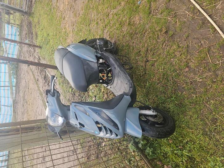 Piaggio zip, Fietsen en Brommers, Scooters | Piaggio, Gebruikt, Zip, Klasse A (25 km/u), Tweetakt, Ophalen