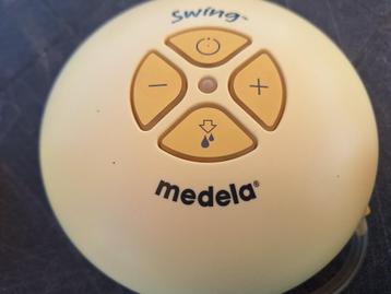 Tire lait Medela Swing 1 avec 2 téterelles neuves 27 mm beschikbaar voor biedingen