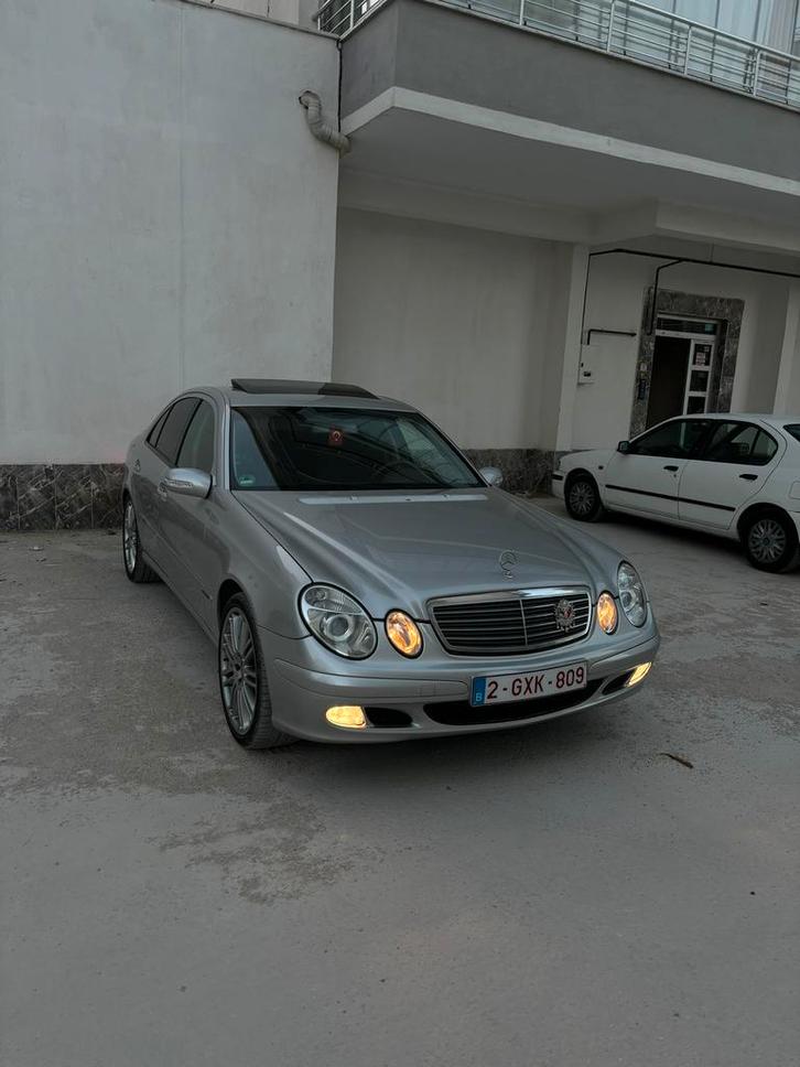 Mercedes w211 E220cdi zonder problemen, Auto's, Mercedes-Benz, Particulier, E-Klasse, Diesel, Euro 3, 5 deurs, Automaat, Zilver of Grijs