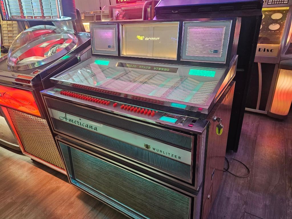 Wurlitzer Americana 3100, Collections, Machines | Jukebox, Utilisé, Wurlitzer, 1960 à 1970, Avec singles, Enlèvement