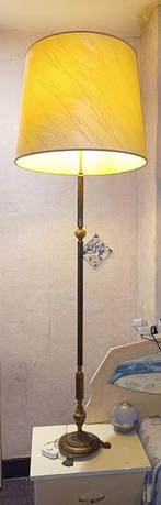 Lampe avec abat jour, Beige, Rond, Enlèvement, Utilisé