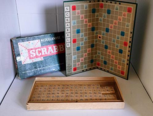 SCRABBLE. Nederlandse editie. Houten letters. Houten houders, Hobby en Vrije tijd, Gezelschapsspellen | Bordspellen, Gebruikt
