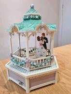 Vintage 1985 ENESCO Mechanical TRUE LOVE Music Box - Dancing, Enlèvement ou Envoi