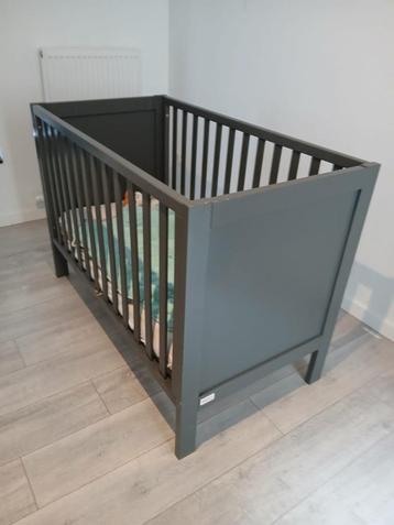 Kinderbedje van het merk "Troll" beschikbaar voor biedingen