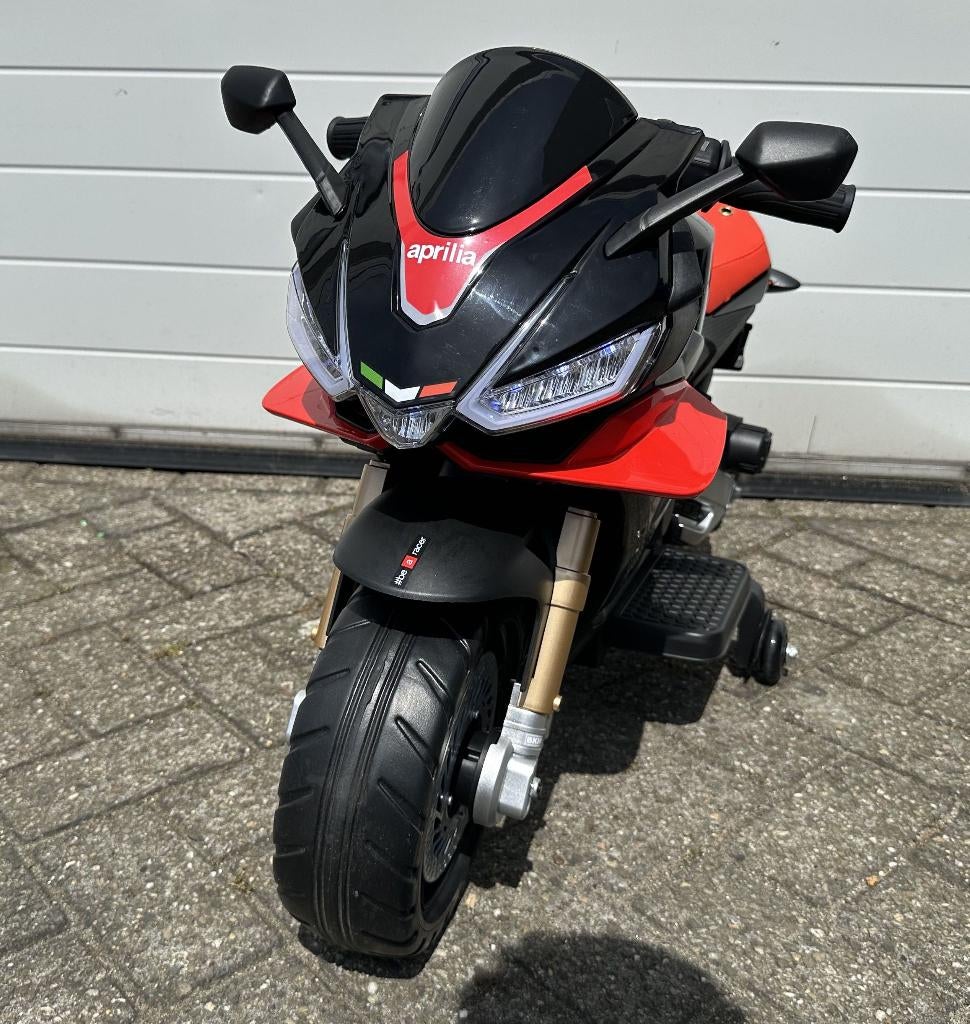 Kinder Motor APRILIA RS V4 MC 12v accu verlichting NIEUW, Enfants & Bébés, Jouets | Extérieur | Véhicules à batterie, Neuf, Enlèvement ou Envoi