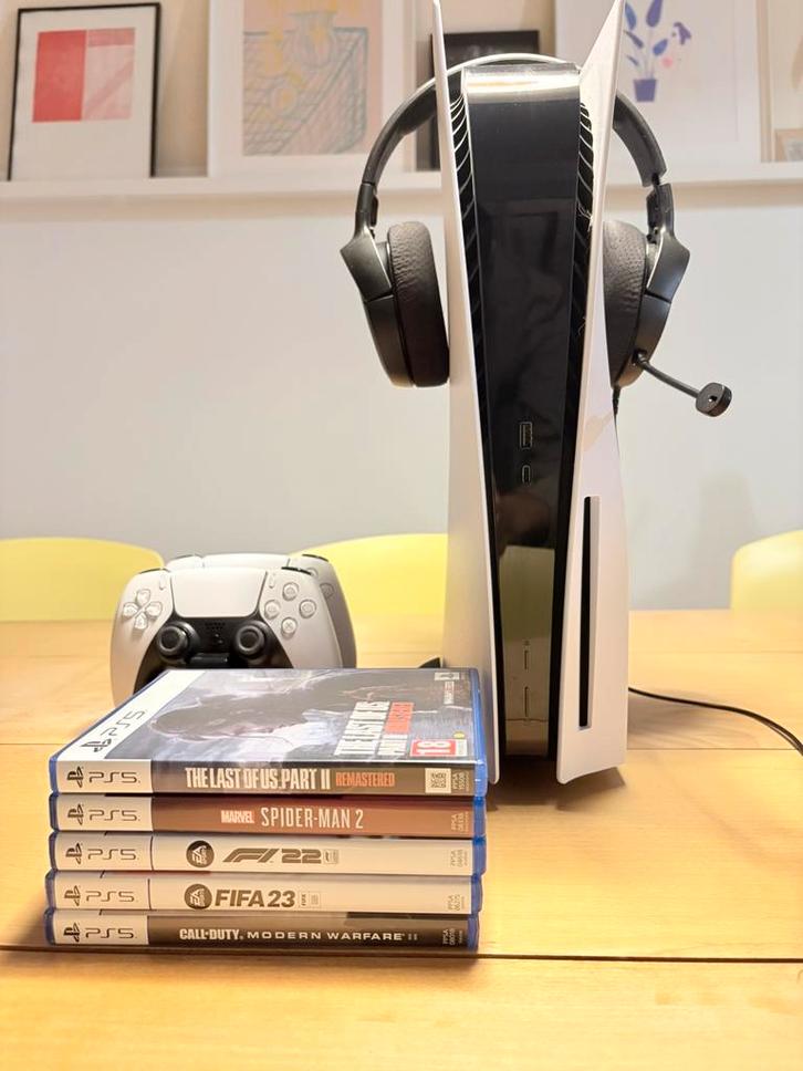 Playstation 5 Disc Edition - 2 controllers - Charging Dock, Games en Spelcomputers, Spelcomputers | Sony PlayStation 5, Zo goed als nieuw