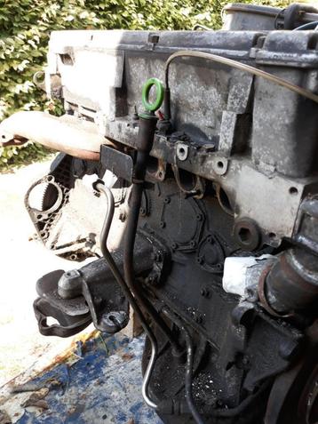 Pièces+ moteur+boite Mercedes 280 S classe beschikbaar voor biedingen